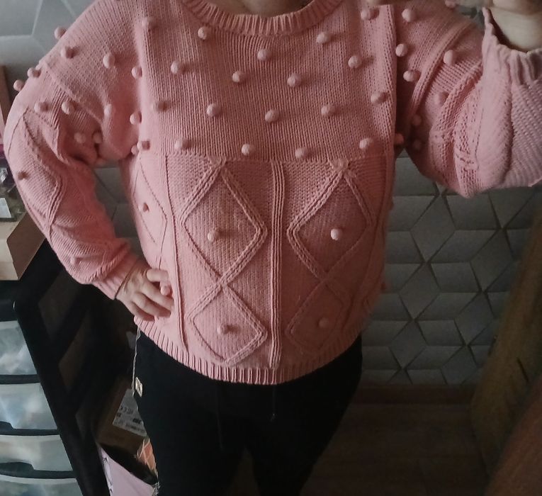 Różowy Sweterek Pomponiki S