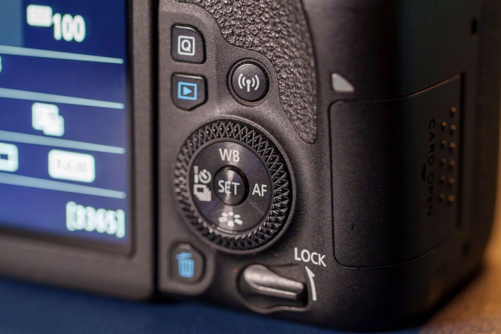 Canon 77D – Excelente Estado