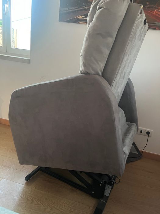 Cadeirão elétrico e elevatório