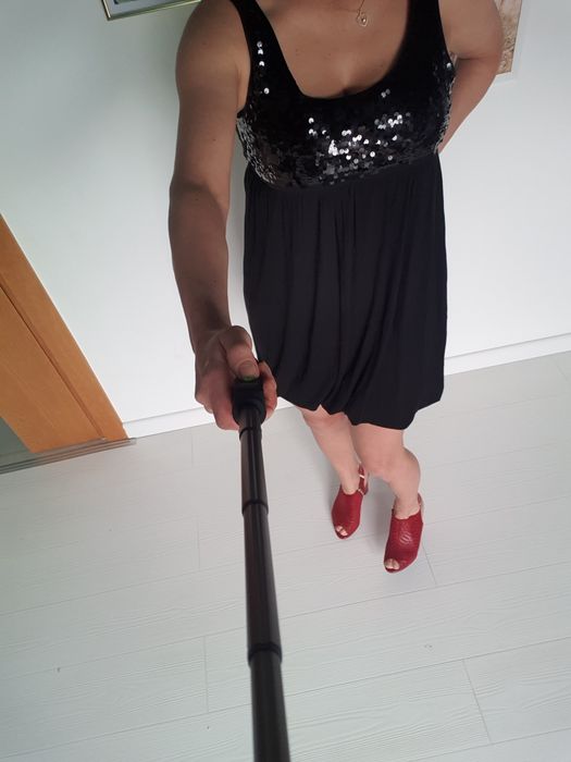 Czarna sukienka elegancka