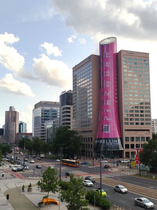 Ścisłe centrum róg ul.Grzybowskiej i Alei Jana Pawła II