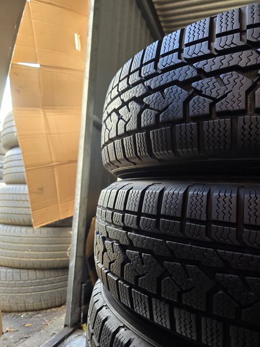 Sprzedam 4 opony 215/70 16" Kumho zimowe