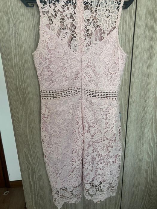 Vestido justo e curto