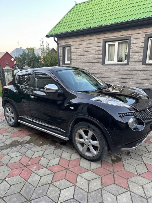 Автомобіль Ніссан Жук