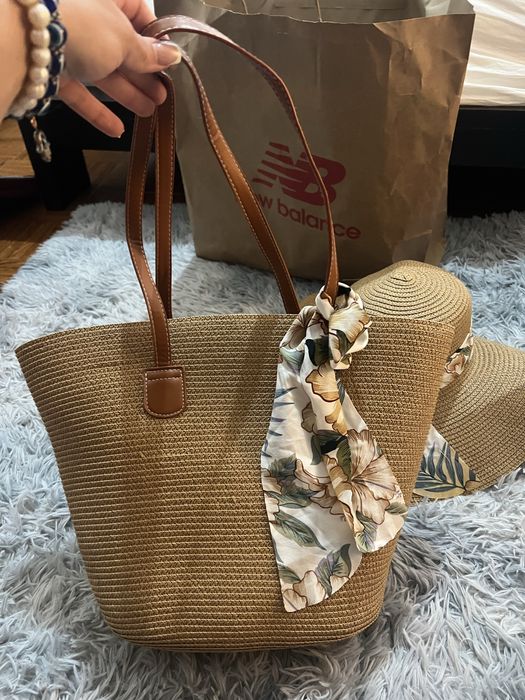 Chapeu e bolsa de praia