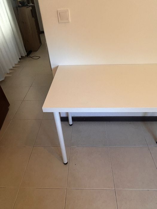 Mesa/secretária Ikea