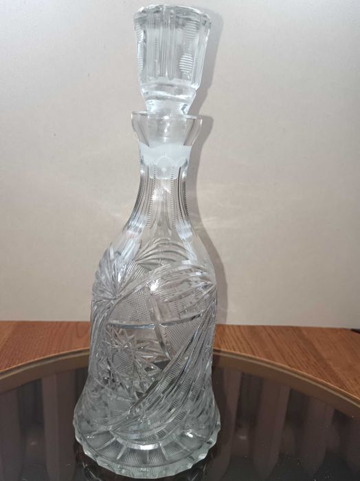 Kryształowa masywna karafka