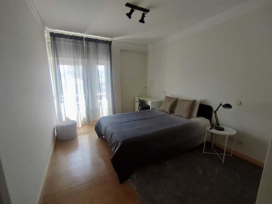 Quarto INDIVIDUAL COM AR CONDICIONADO- CONTRATO  e despesas incluídas