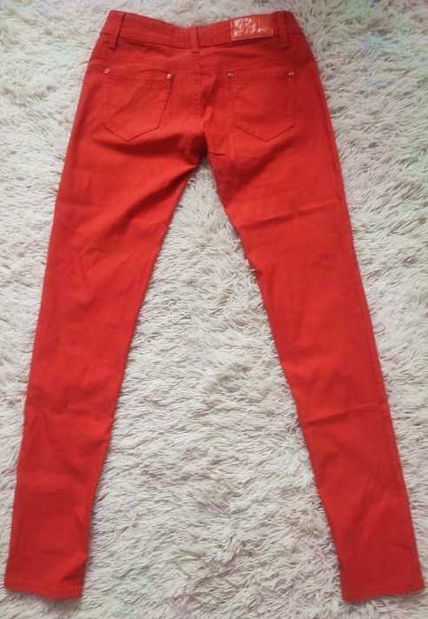 Czerwone spodnie jeansy rozm. L