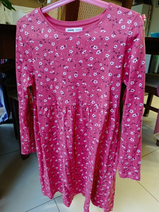 Sukienka z długim rękawem roz.134 cm