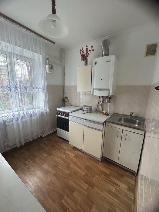 Здам 2 хкімн квартиру район Центру , з Агв