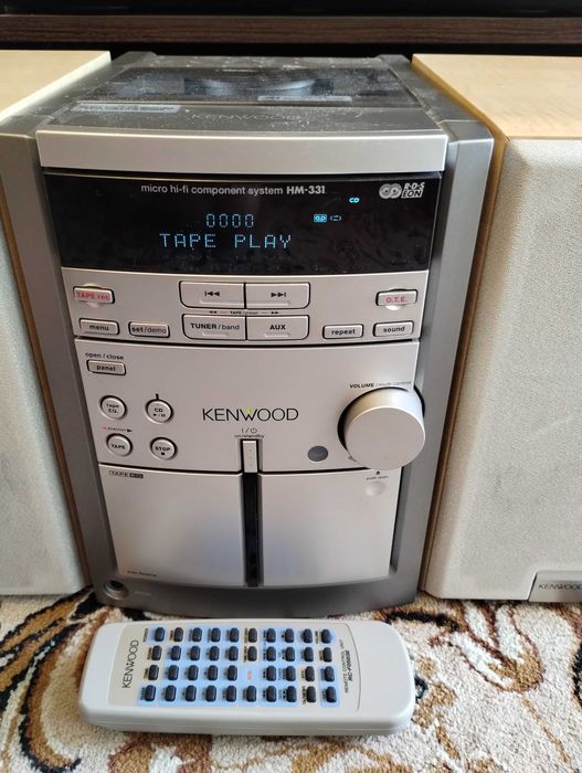 Wieża "Kenwood" z pilotem i kolumnami