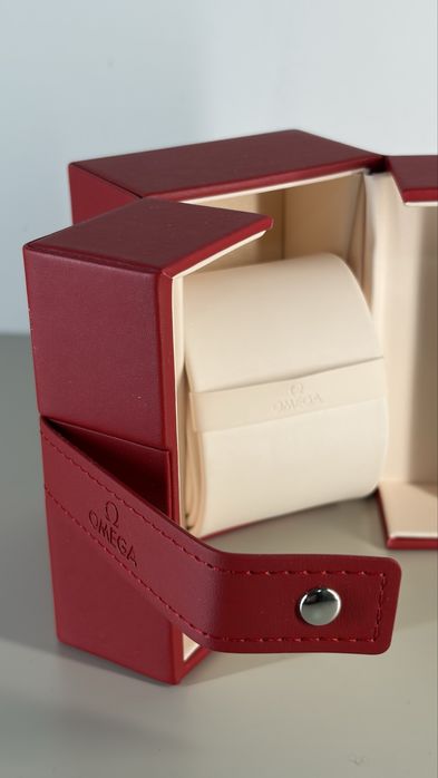 Omega caixa original e nova