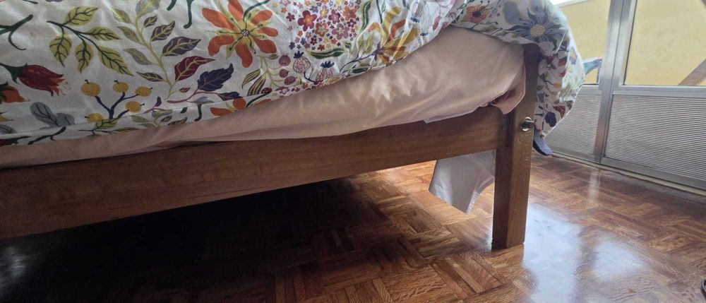Cama de casal com colchão