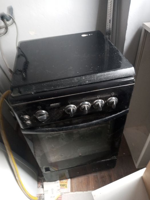 kuchnię gazową z elektrycznym piekarnikiem