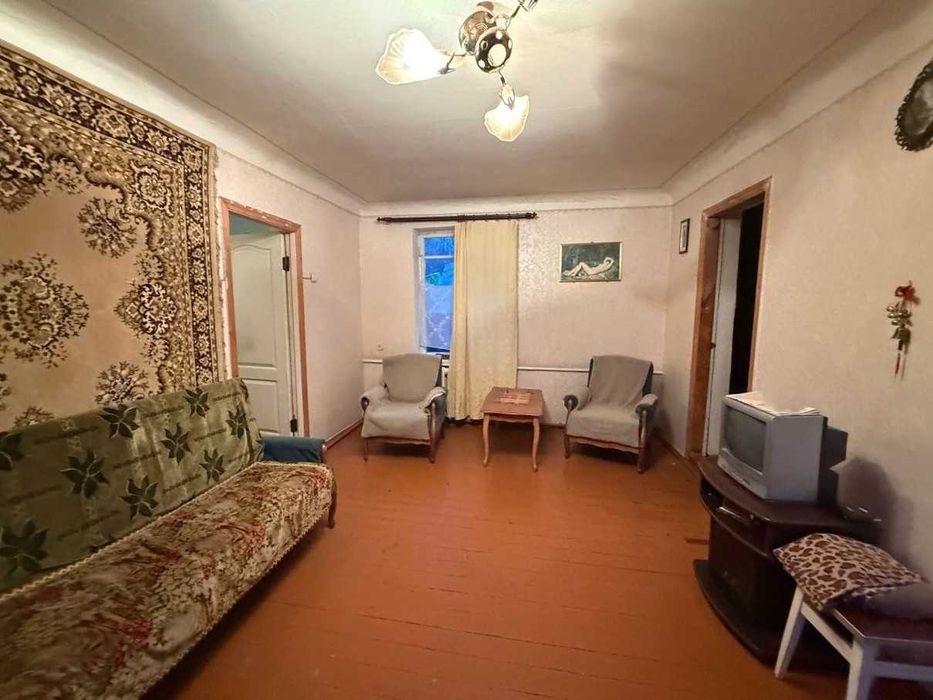 Продаж частини будинку 56м². 3 кімнати. 5 соток. Газове опалення. М:1