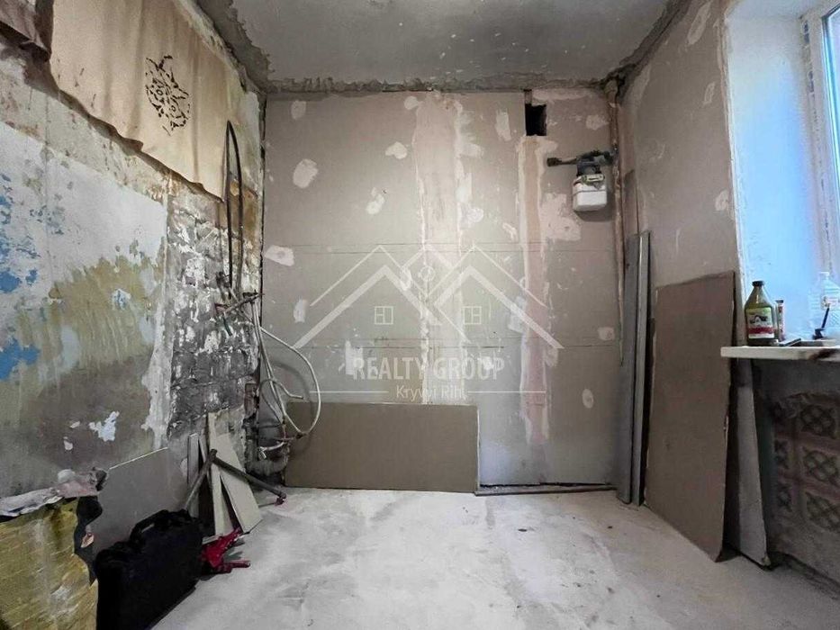 Продаж 2к квартири під ремонт на Курчатова