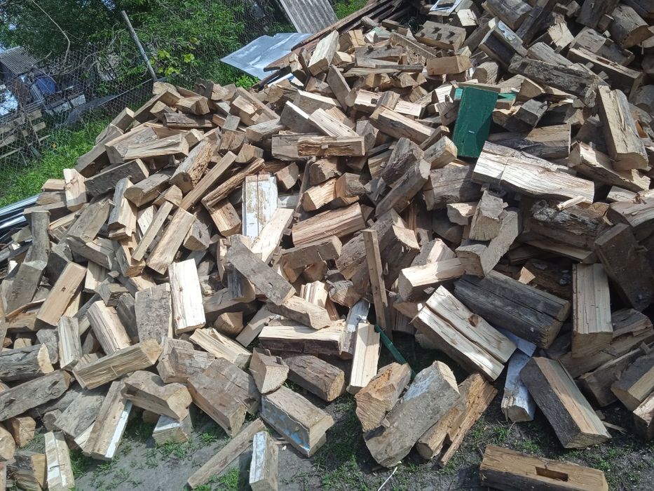 Дрова колоті , рубанні , метрові .