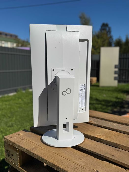 Fujitsu B24-8 TE Pro IPS 24"FHD\офісний монітор\HDMI,DisplayPort,VGA