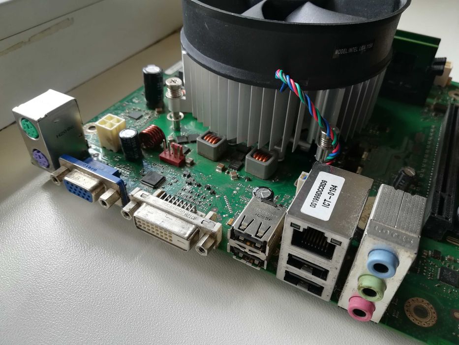 Материнка 1155 сокет Fujitsu d2990-a21, Intel Core i5-2400, 16GB ddr3