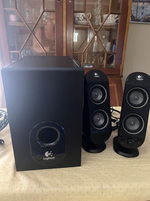 Conjunto de Colunas Logitech X-230