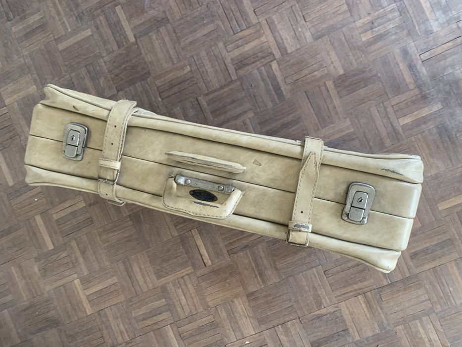 Mala antiga de viagem