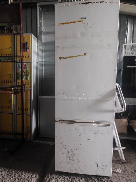 Розпродажа...Холодильник регал