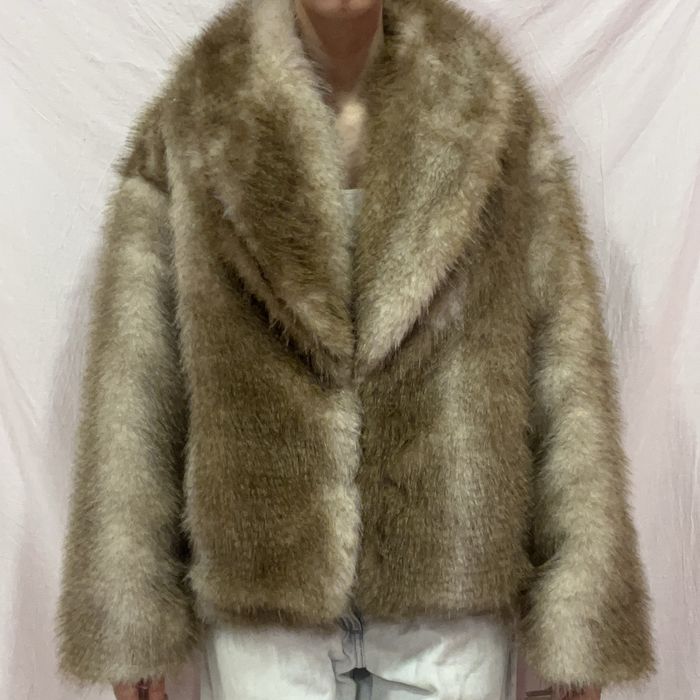 Шуба із штучного хутра