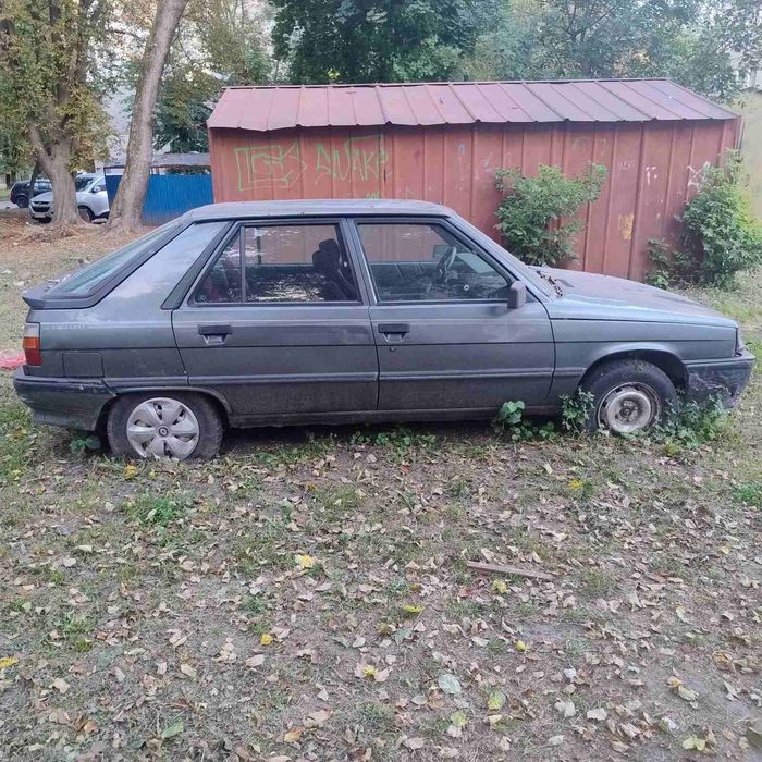 Продам Рено 11 на запчастини