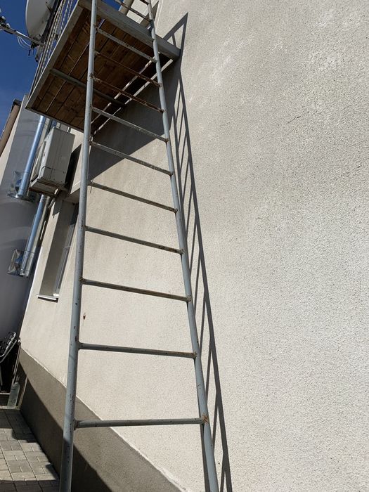 Проволока оцинкованная, трубы, лестница