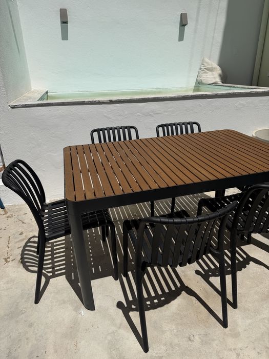 Mesa e cadeiras exterior
