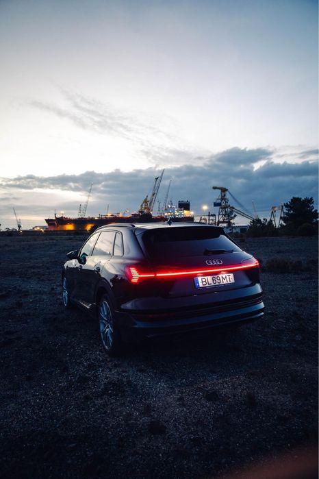 Vendo Audi e-tron 55 em excelente estado