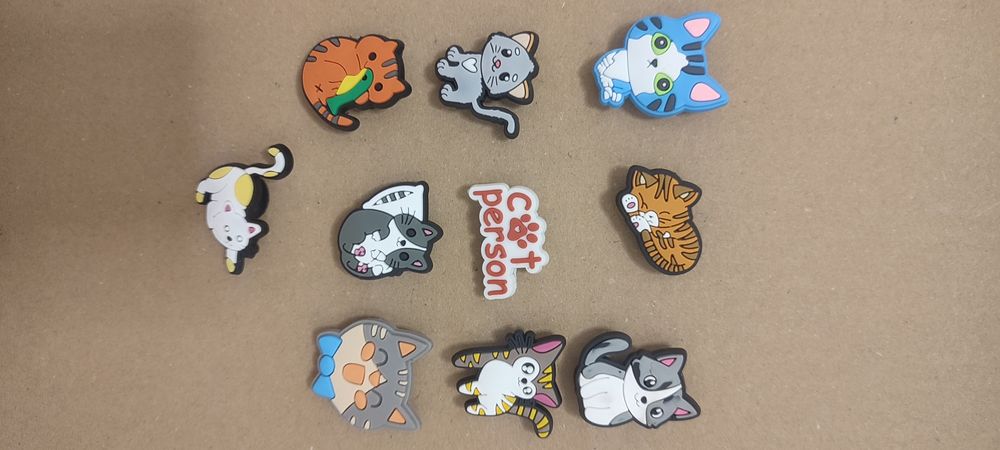 Przypinki do Crocs Koty 10 szt