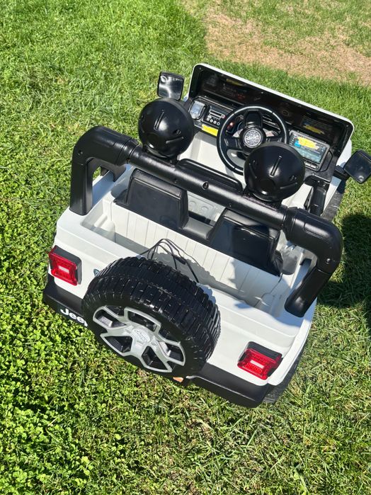 Auto na akumulator Jeep