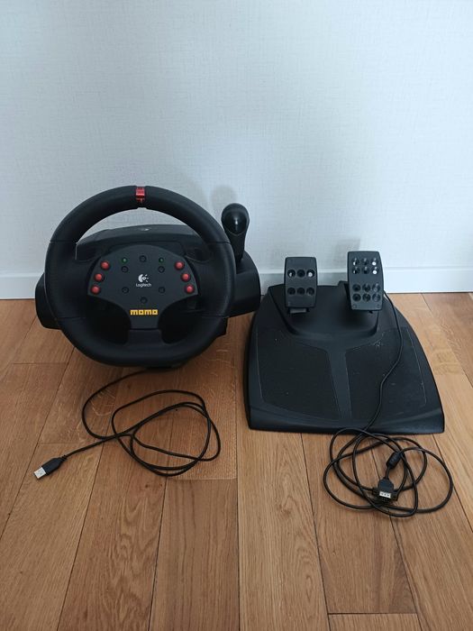 Руль Logitech momo racing