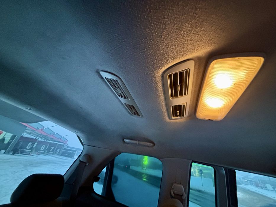 Mazda MPV  6+1  2005 автмат  газ/бенз