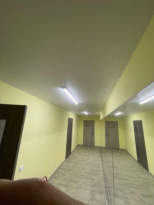 Выполним работы по монтажу натяжных потолков