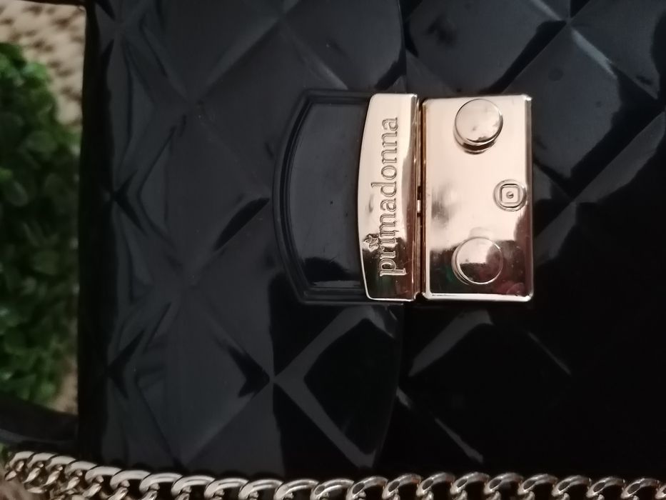 Torebka /Czarna /Logo /Złoty łańcuszek