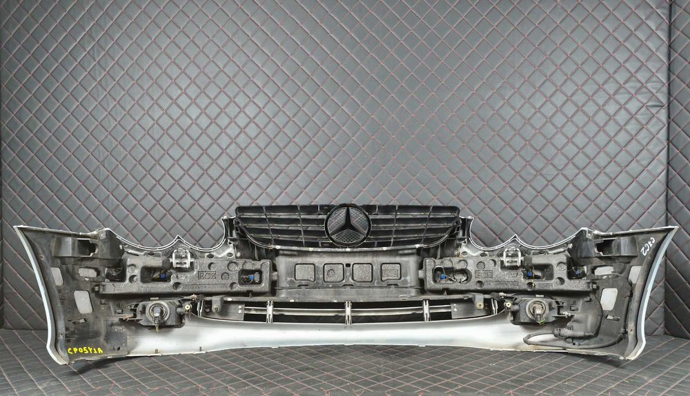MERCEDES CLK A209. C209. 02-05 Zderzak Przedni Przód PDC Lakier C762