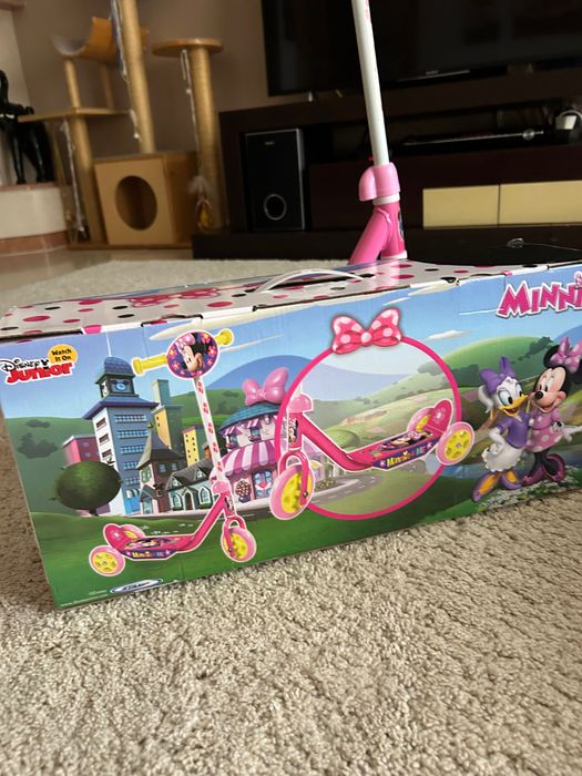 Trotinete infantil Disney Minnie rosa – como nova
