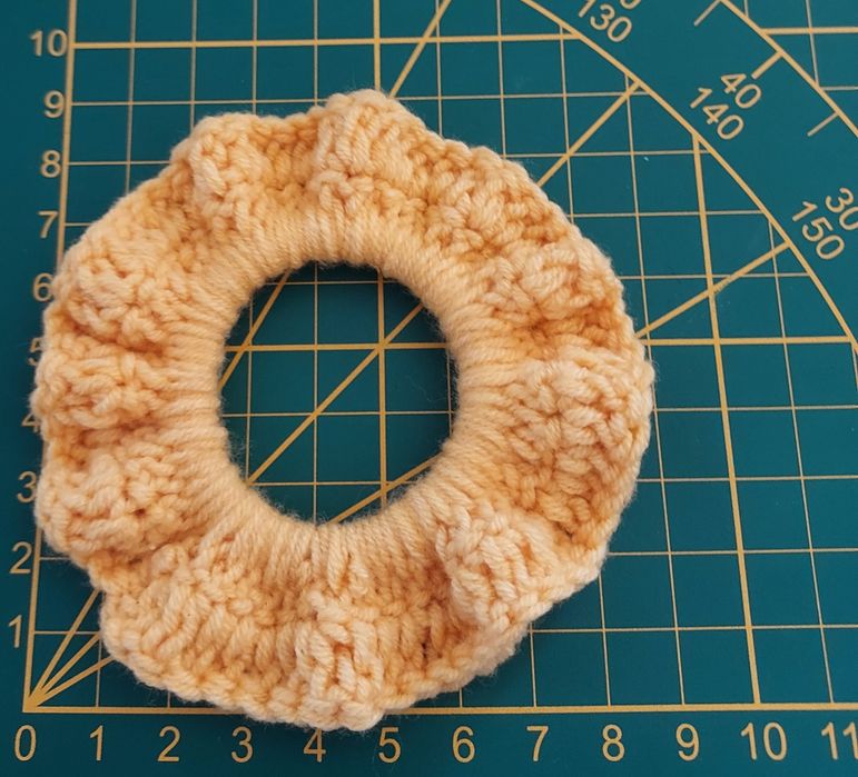 Gumka scrunchie na szydełku