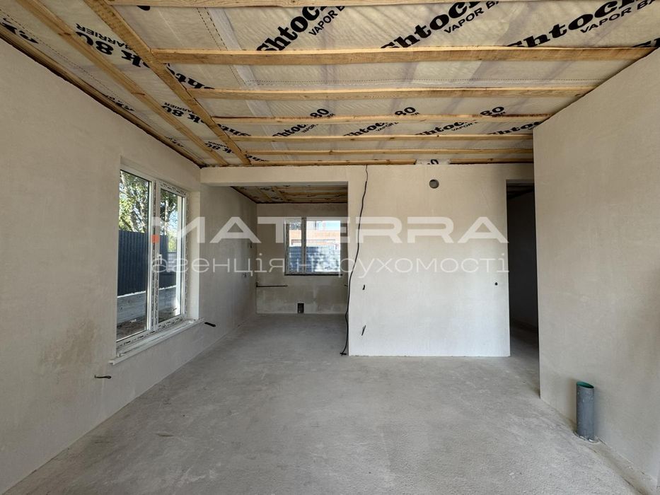 Круглик - Віта-Поштова Продаж  будинку з краєвидом на ліс