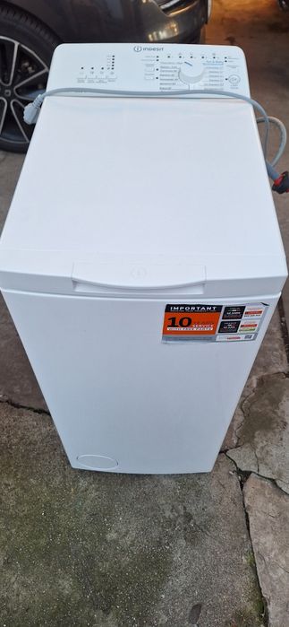 Пральна машина з вертикальним завантаженням INDESIT BTW A51052 (UA)