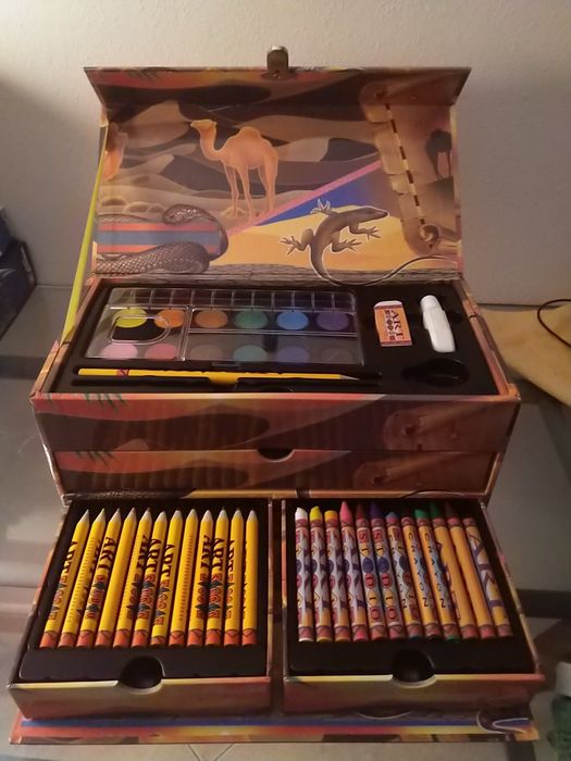 Estojo de pinturas e desenhos portátil