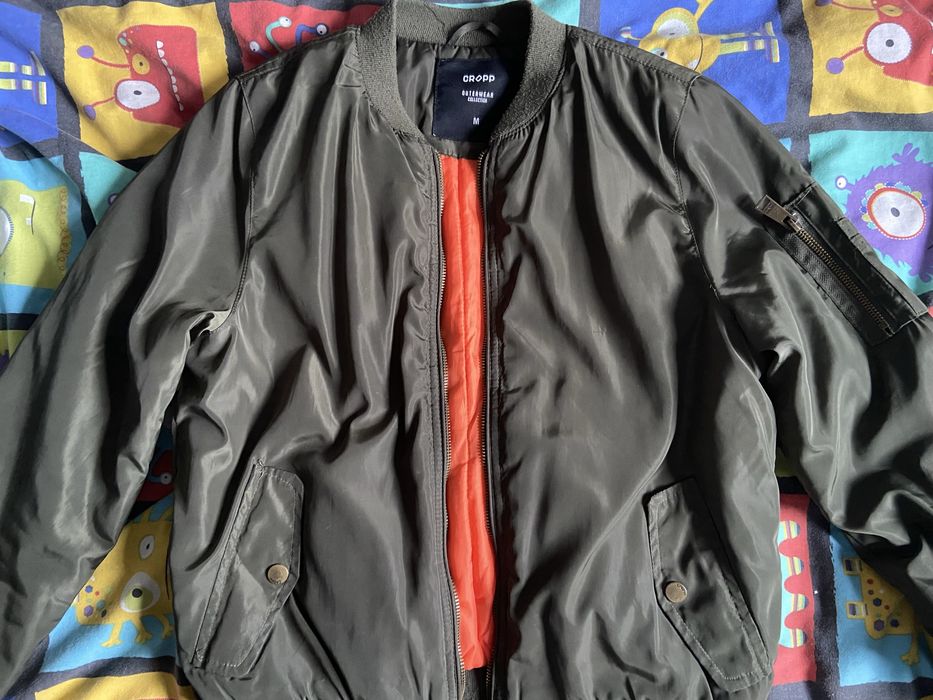 Зелений бомбер cropp