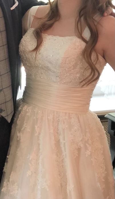 Klasyczna suknia ślubna z gorsetem