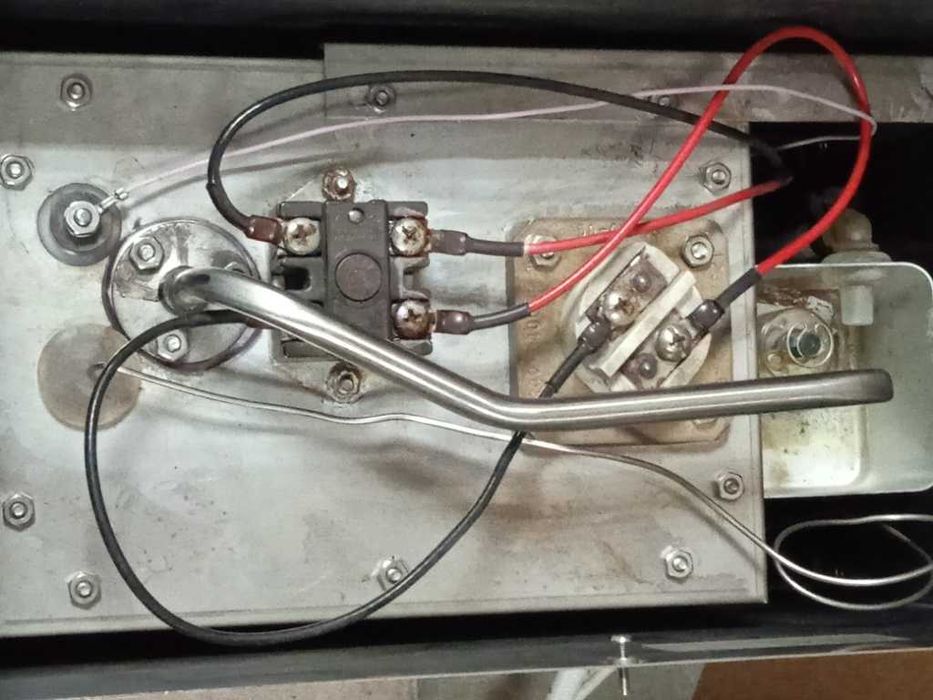 Нагреватель воды проточный.