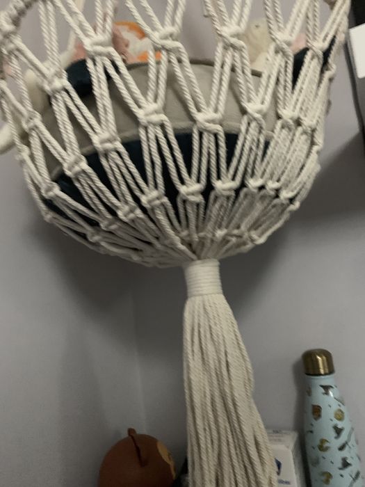 Cama gato suapensa em macramé