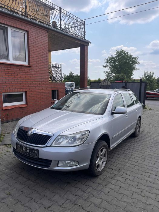 Skoda Octavia 2 Lift kombi   Tylko   drzwi