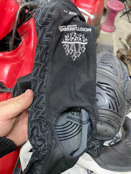 Черепаха, захист ШИЇ . Leatt FUSION Налокотники